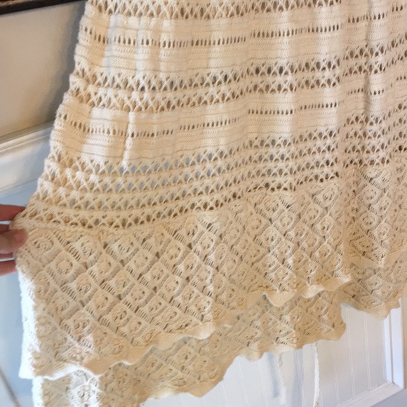 Cream color halter dress - Picture 5 of 7